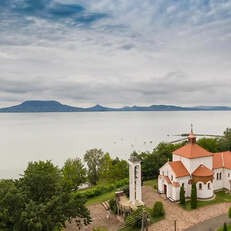 In 19576 * Balatonmáriafürdő